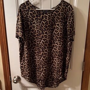 Chelsea & Theodore Leopard Print Short Sleeve Top